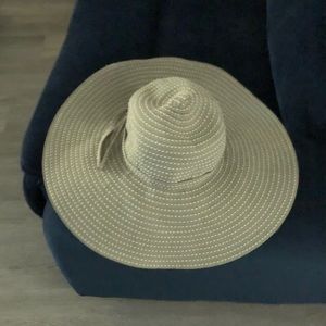 San N Sandal Beach Hat, Green w/white stitching, string design